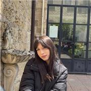 Offro lezioni private a bambini delle scuole elementare e medie, adattandole alle loro esigenze.